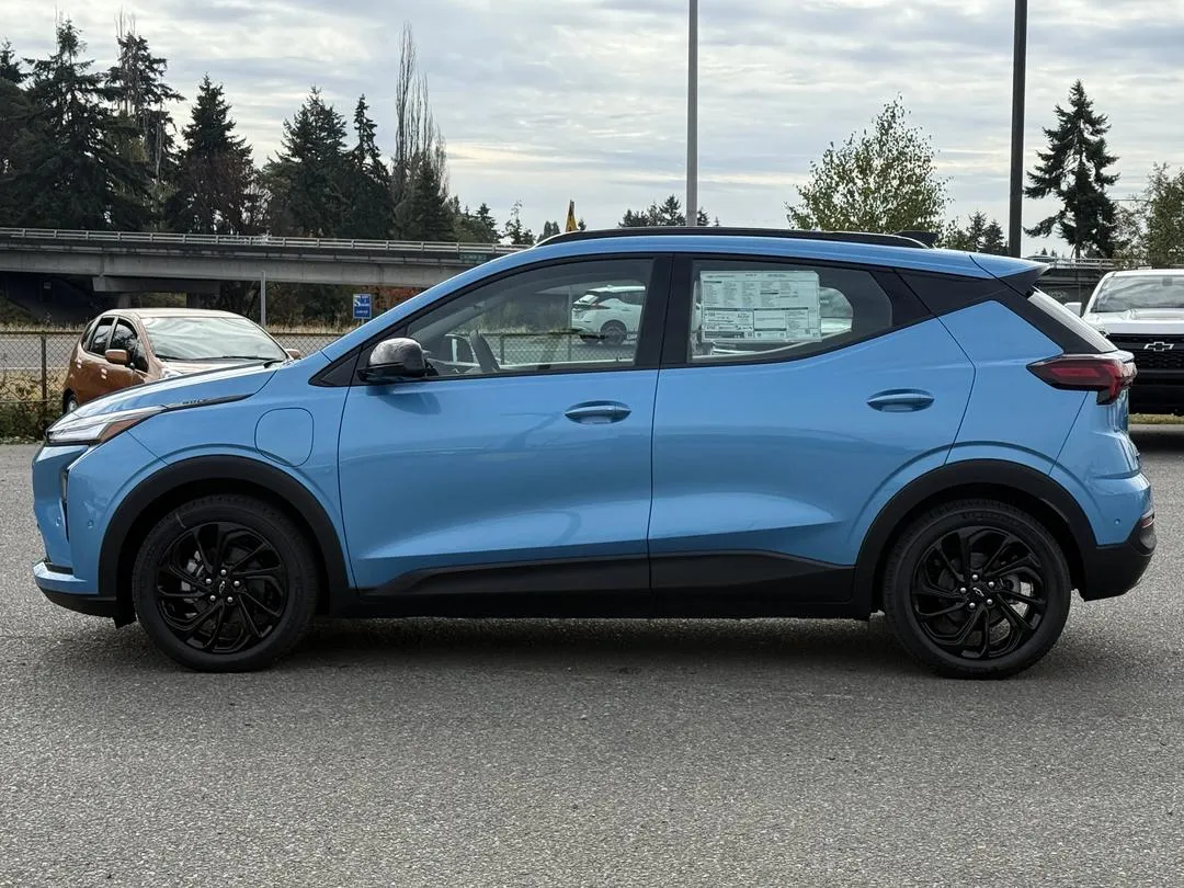 2027 Chevrolet Bolt, photo 2