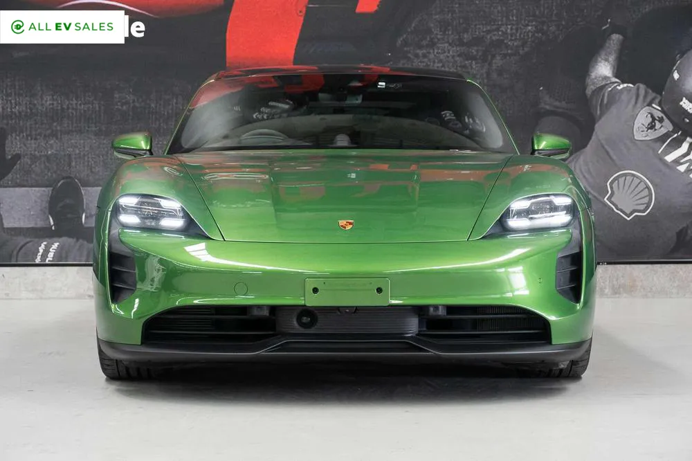 2022 Porsche Taycan, photo 3