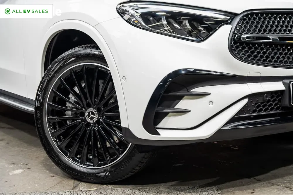 2025 Mercedes-Benz GLC, photo 4