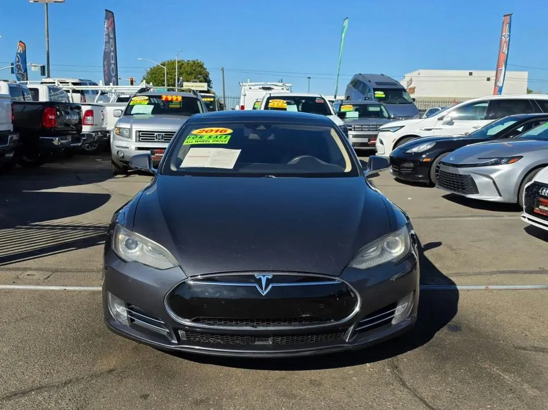 2016 Tesla Model S, photo 2