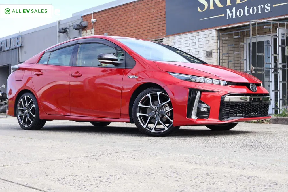 2020 Toyota Prius, photo 2