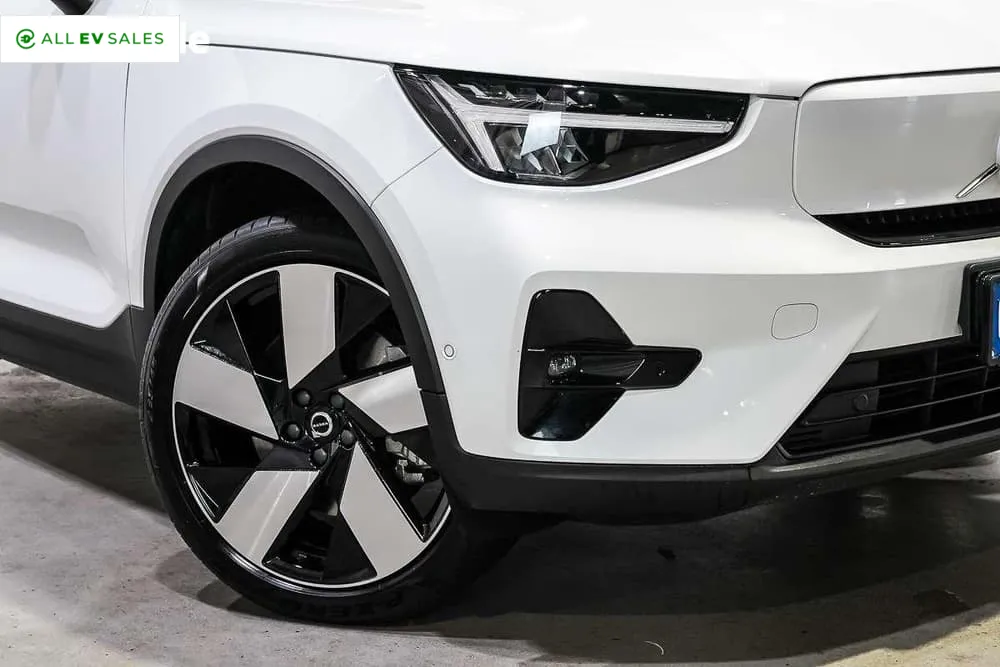 2023 Volvo XC40, photo 2