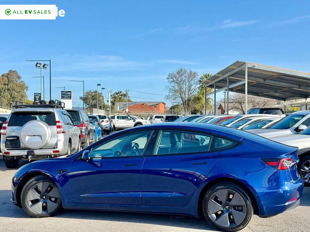 2023 Tesla Model 3, photo 3