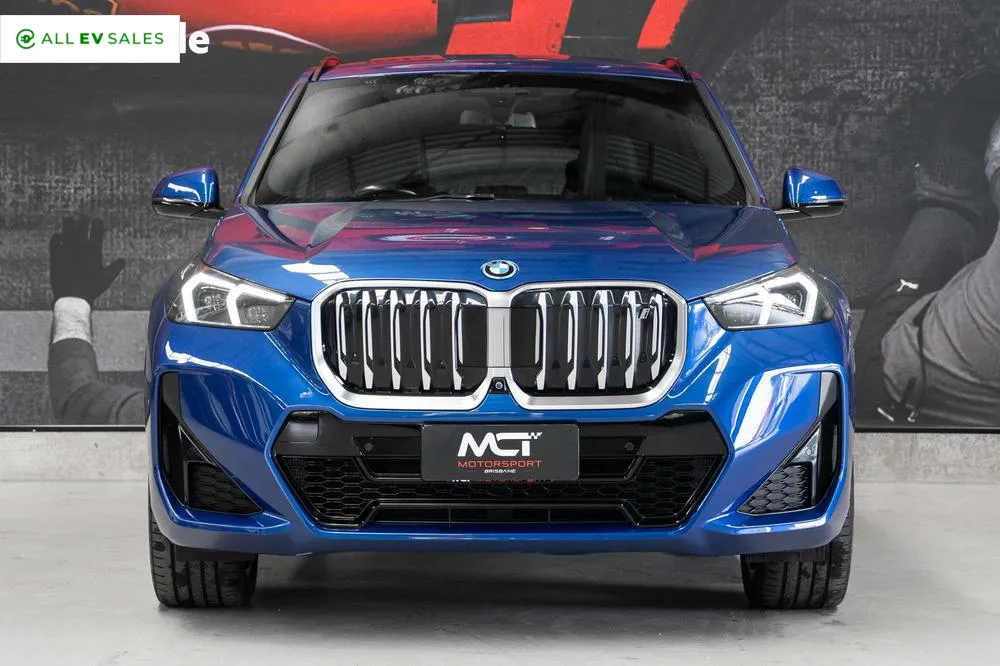2023 BMW iX1, photo 3