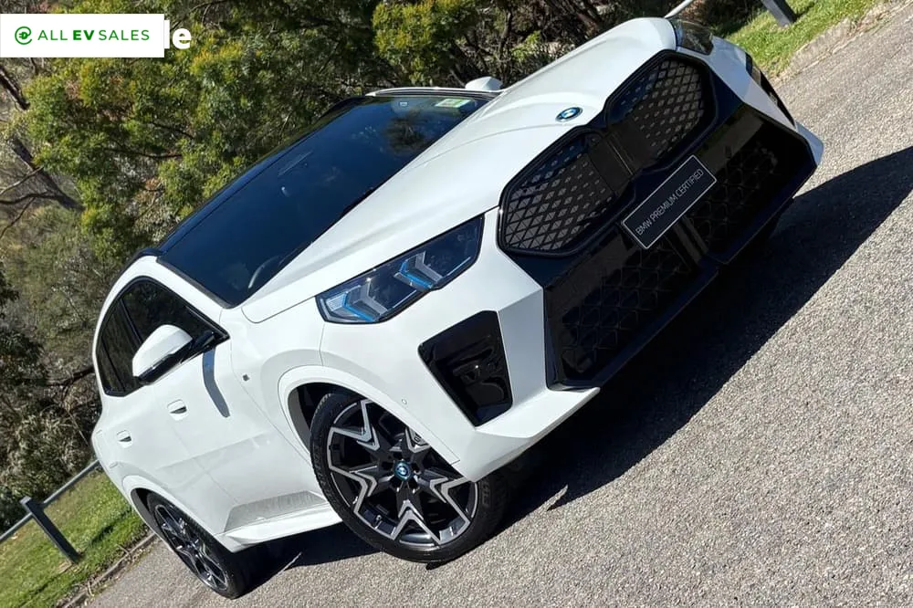 2026 BMW iX2, photo 2
