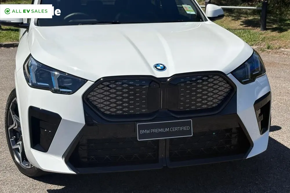 2026 BMW iX2, photo 4