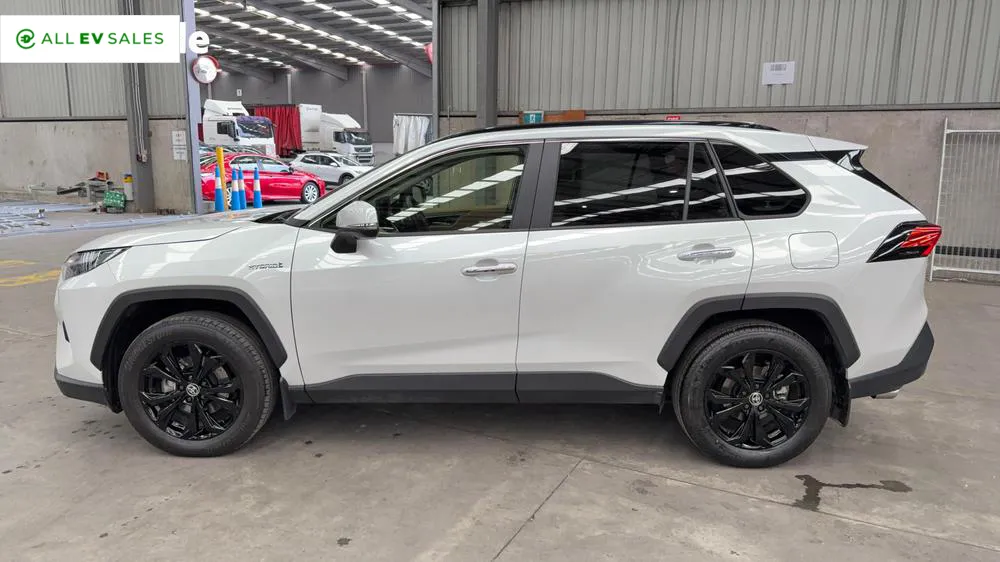 2024 Toyota RAV4, photo 4