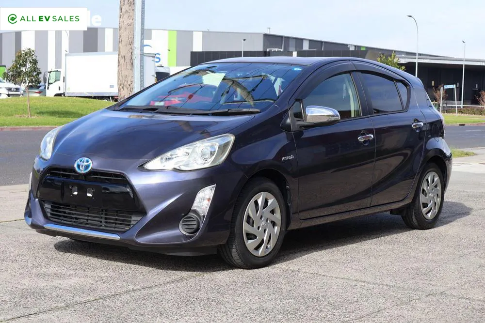 2021 Toyota Aqua, photo 2