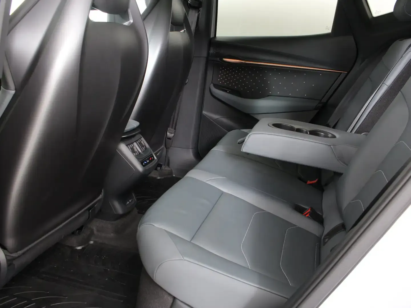 2026 Cupra Tavascan, photo 5