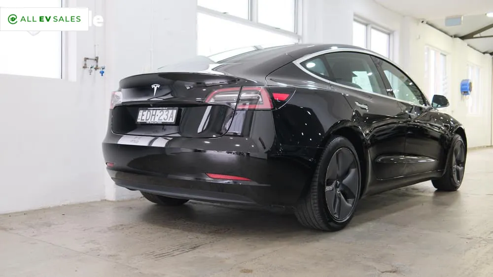 2019 Tesla Model 3, photo 2