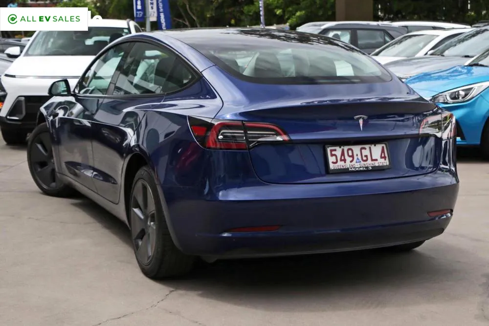 2023 Tesla Model 3, photo 2
