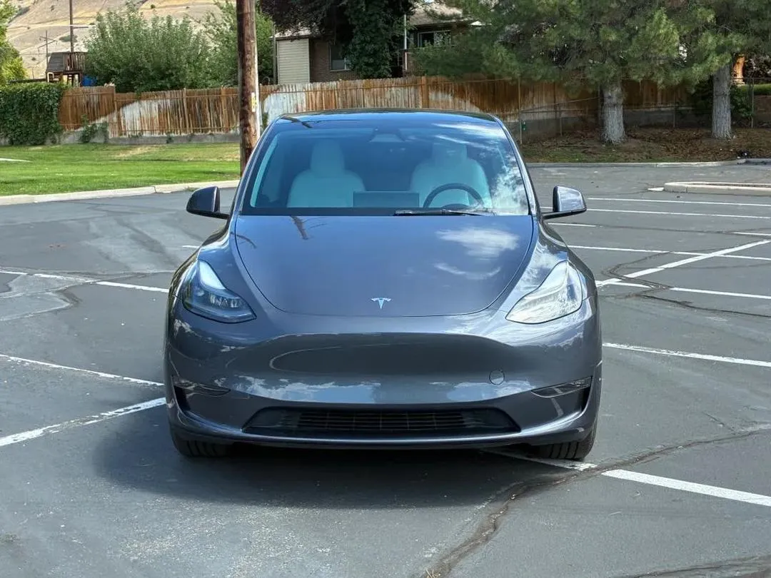 2023 Tesla Model Y, photo 2