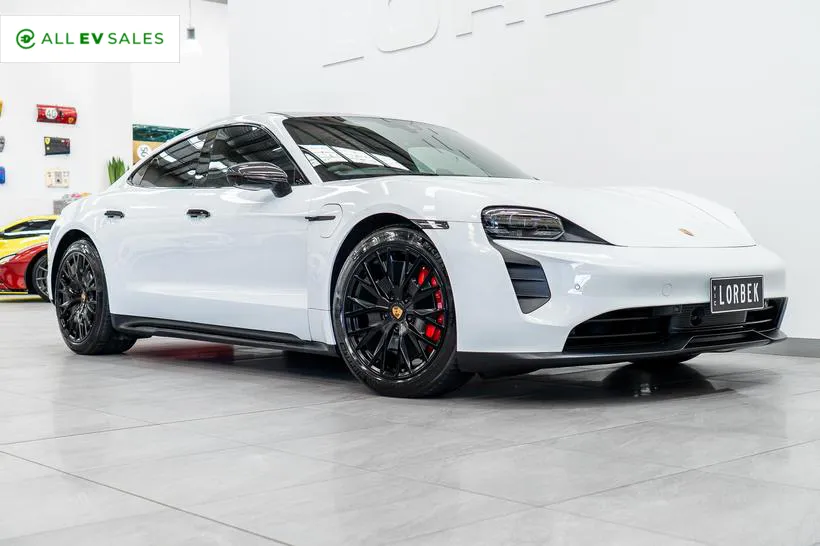 2022 Porsche Taycan Gts