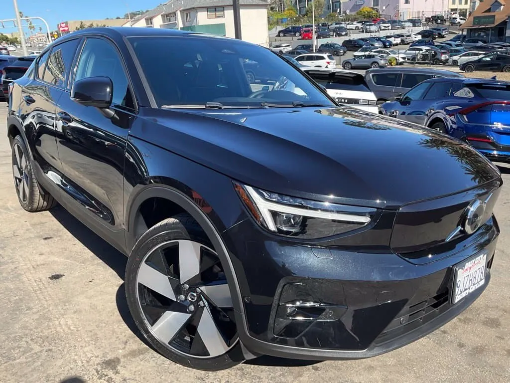 2023 Volvo C40 Ultimate Dark