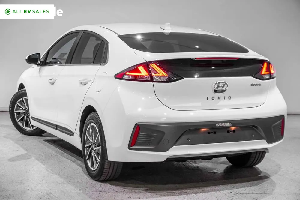 2027 Hyundai Ioniq, photo 2
