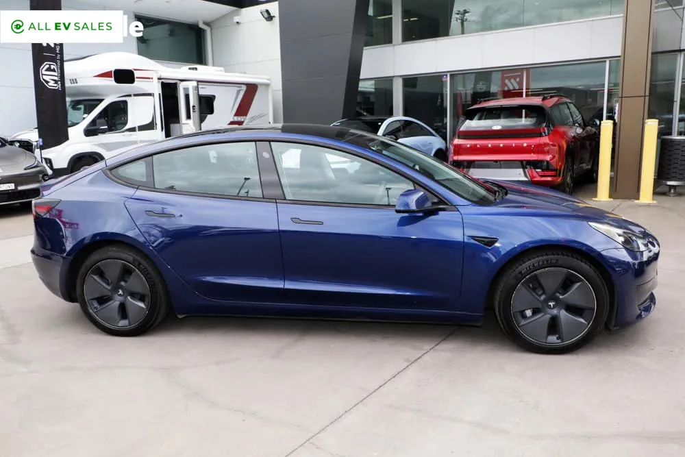 2023 Tesla Model 3, photo 4