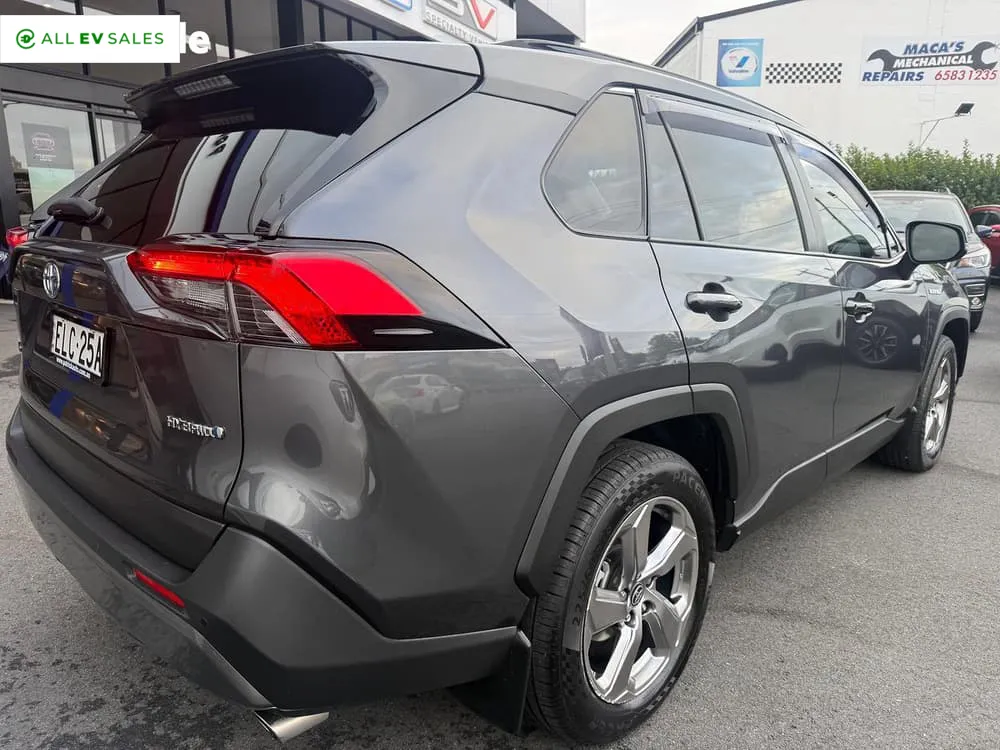 2020 Toyota RAV4, photo 2